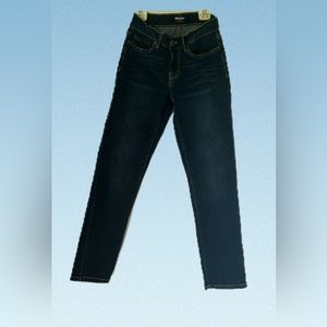 🌺NWOT🌺 BlueNotes Slim Straight Men’s Jeans - 28/32